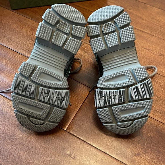 Gucci | Flashtrek Green & Tan (4.5) - Picture 6 of 6
